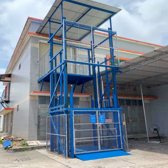烟台建材厂室外升降货梯安装