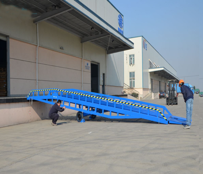 烟台移动式登车桥应用